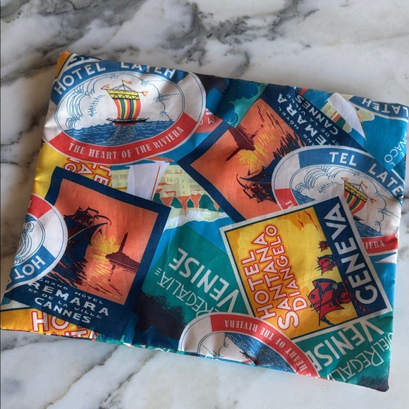 LeSportsac Multicolor Travel Print Pouch - Picture 3 of 8